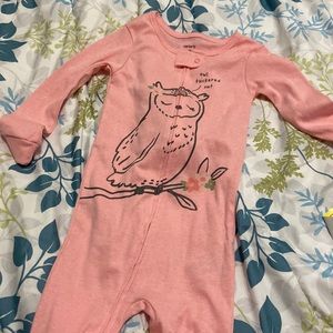 Carter’s girls 2T Footed pajamas